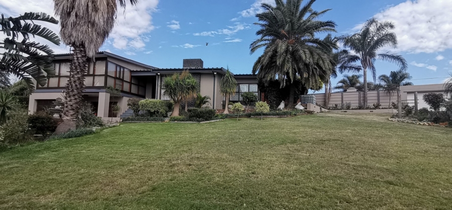 4 Bedroom Property for Sale in Bothasrus Eastern Cape